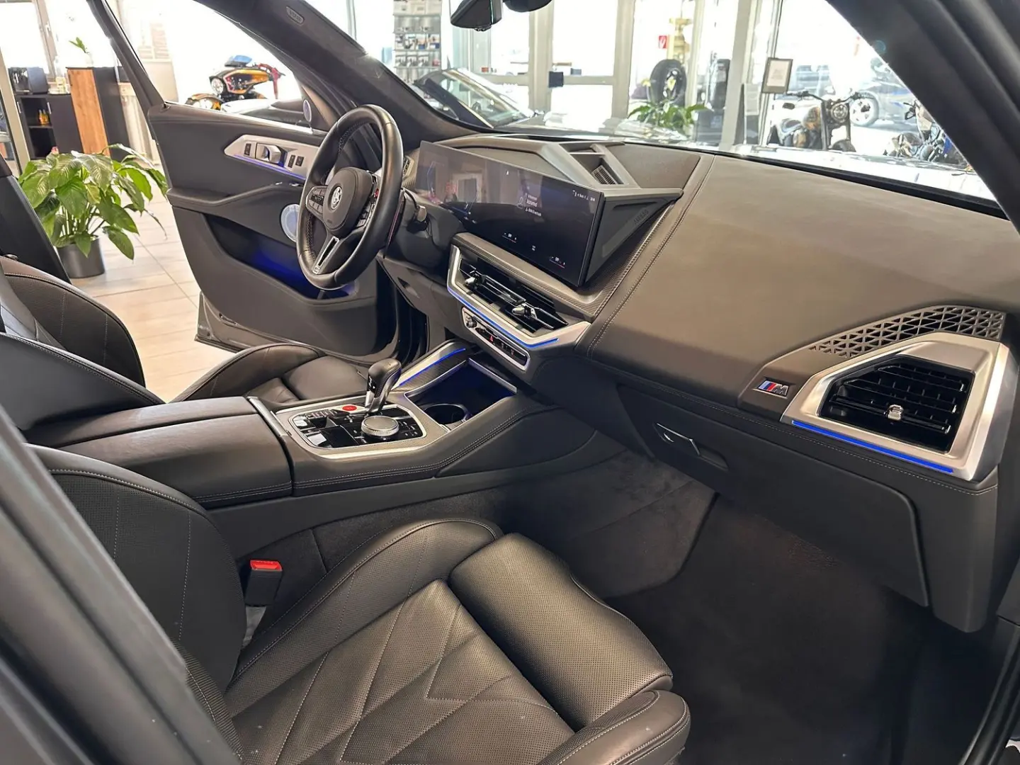 XM B&W Iconic Glow Black Edition Perf. LNP199T€