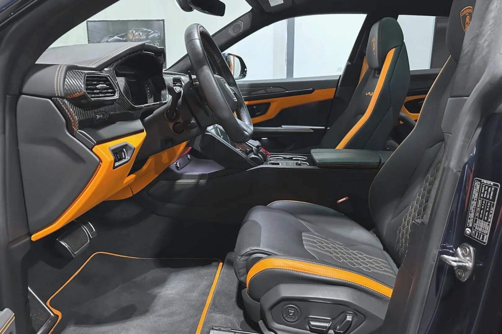 Urus S   Panorama   Carbon