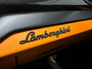 Urus S   Panorama   Carbon