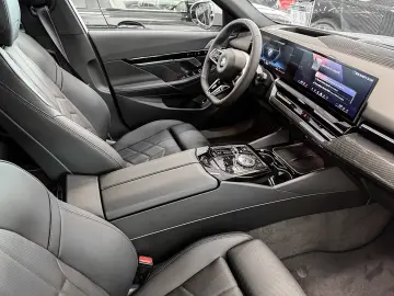 BMW 520 d xDrive M Sport HUD PANO ACC