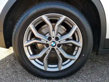 X3 xDrive 20d xLine LED NAVI KLIMAAUTO PDC SHZ