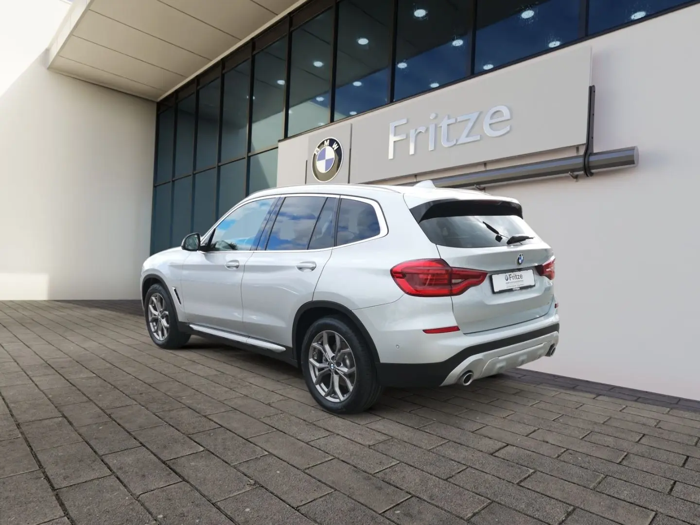 X3 xDrive 20d xLine LED KLIMAAUTO PANO NAVI PDC