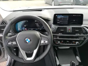 X3 xDrive 20d xLine LED KLIMAAUTO PANO NAVI PDC
