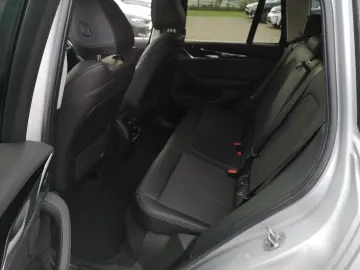 X3 xDrive 20d xLine LED KLIMAAUTO PANO NAVI PDC