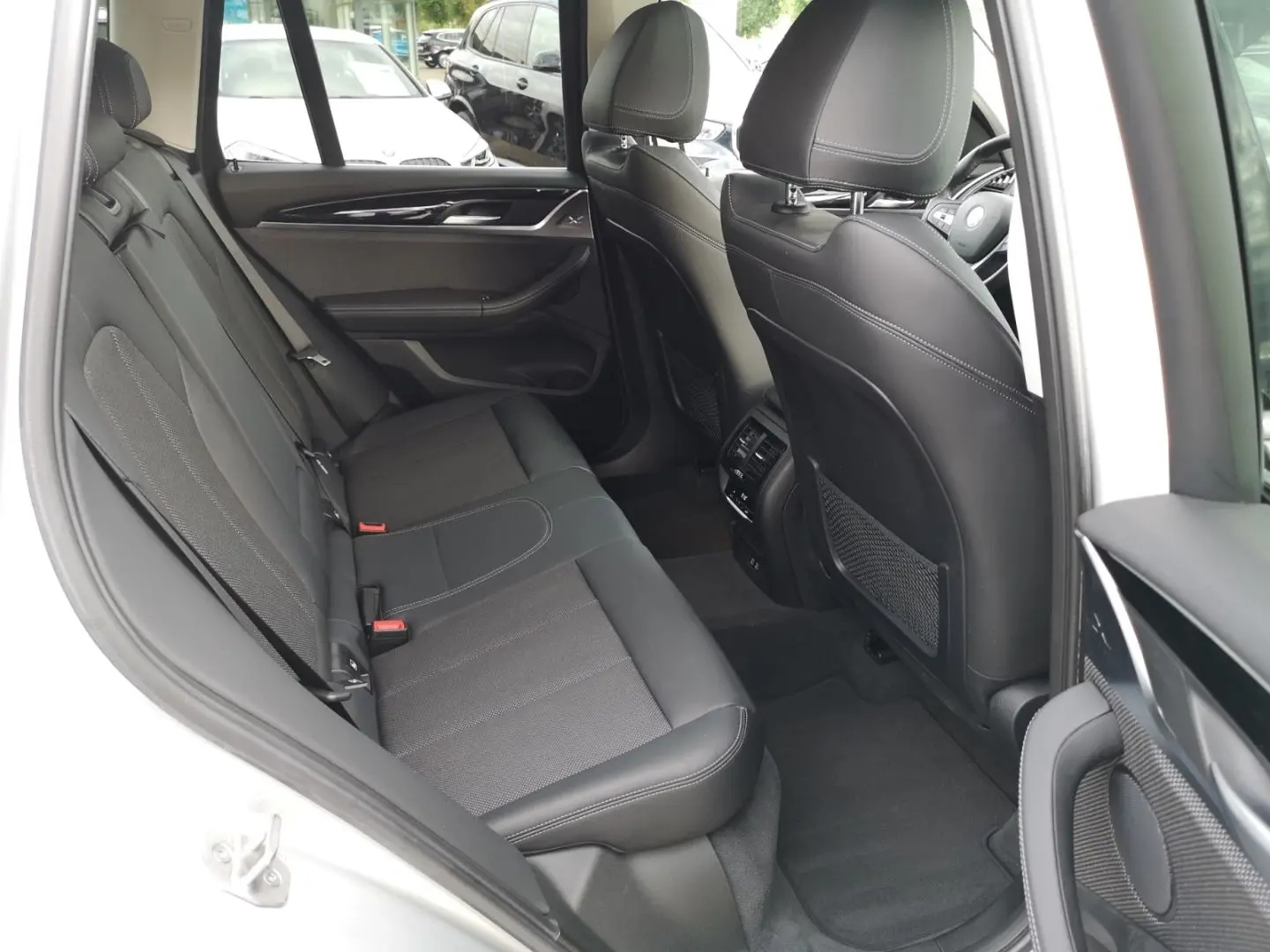 X3 xDrive 20d xLine LED KLIMAAUTO PANO NAVI PDC