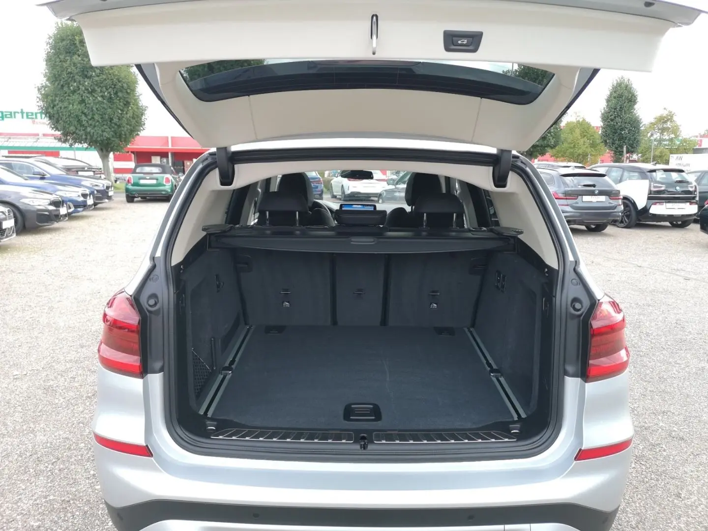 X3 xDrive 20d xLine LED KLIMAAUTO PANO NAVI PDC