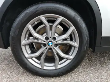 X3 xDrive 20d xLine LED KLIMAAUTO PANO NAVI PDC