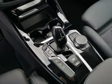 X3 xDrive 20d xLine LED KLIMAAUTO PANO NAVI PDC