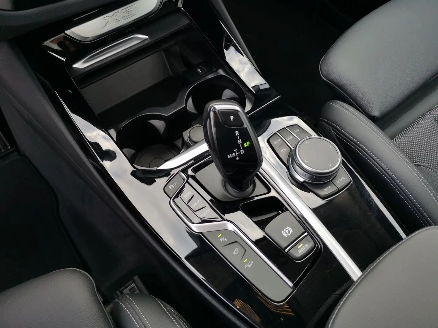 X3 xDrive 20d xLine LED KLIMAAUTO PANO NAVI PDC