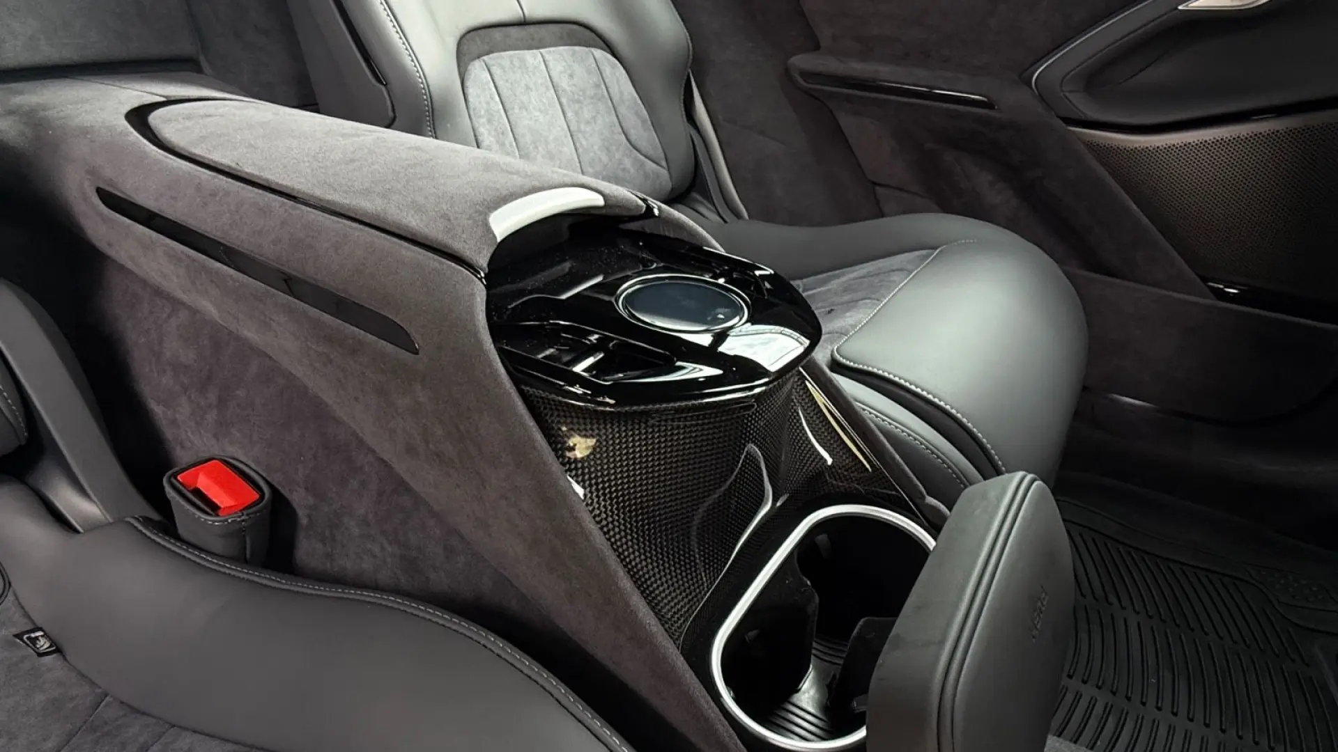 Purosangue Voll Carbon Massage Sitze JBL LED