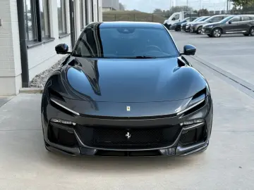 Purosangue V12 DCT 4WD