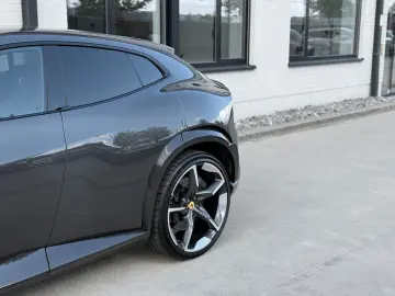 Purosangue V12 DCT 4WD