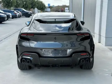 Purosangue V12 DCT 4WD