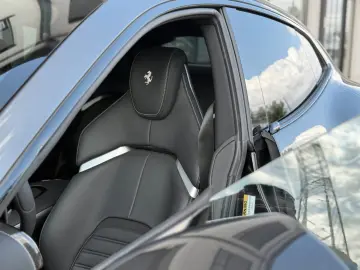 Purosangue V12 DCT 4WD