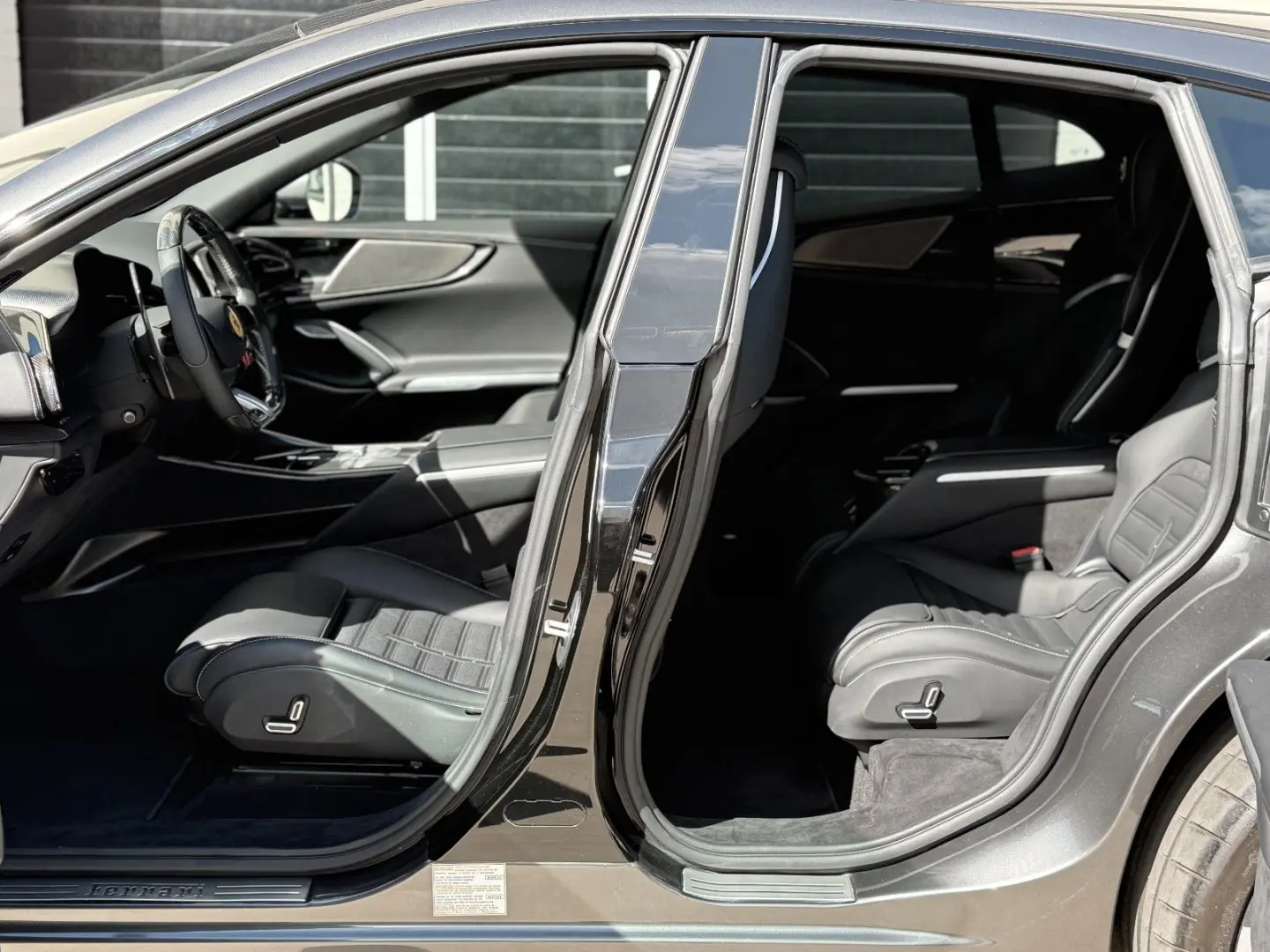 Purosangue V12 DCT 4WD