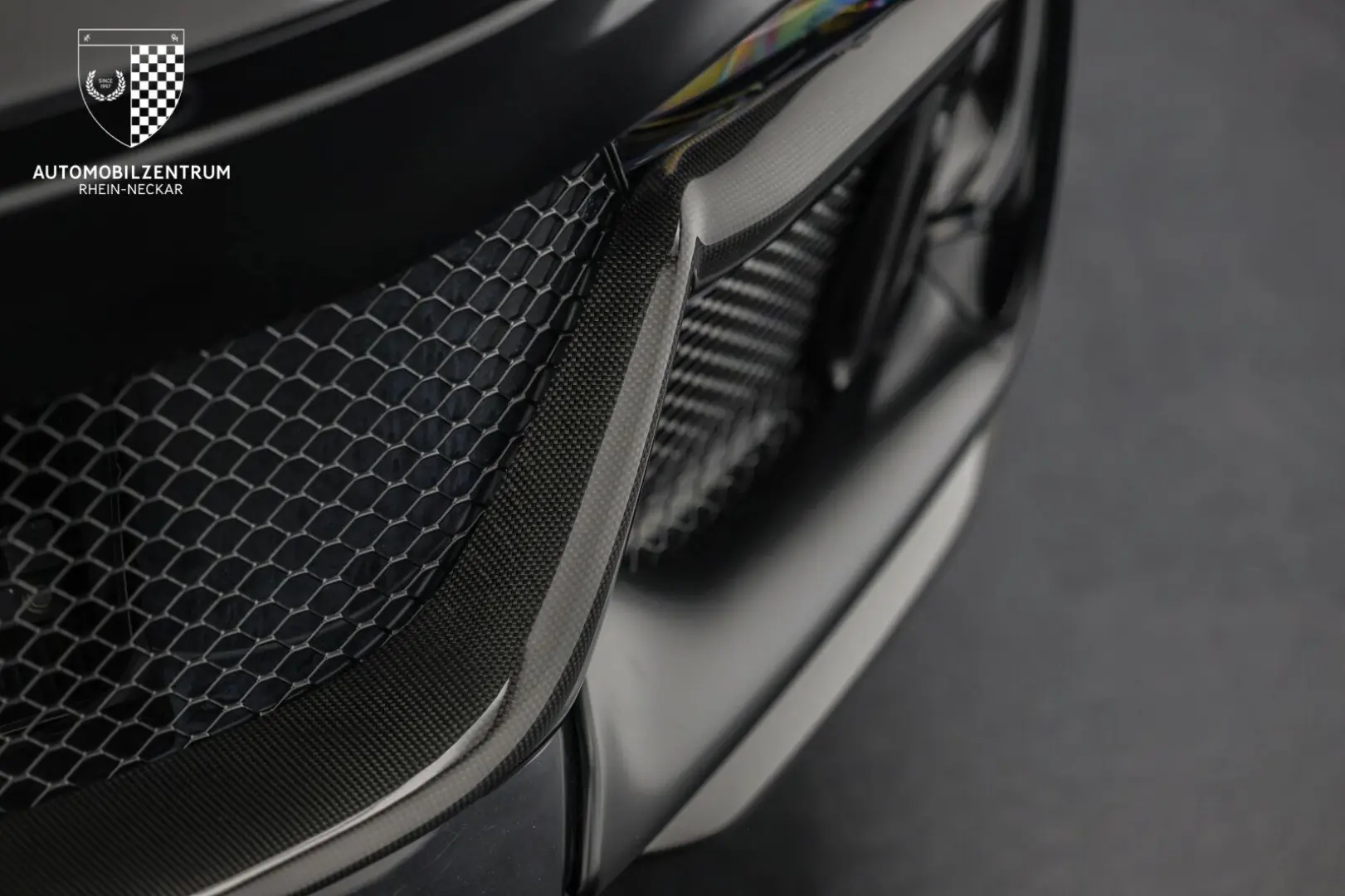 Purosangue FullCarbon Panorama Massage NOVITEC