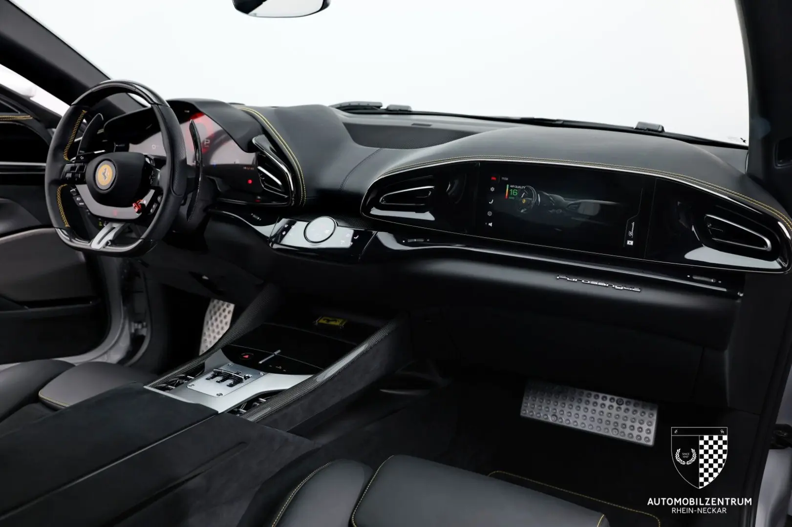 Purosangue FullCarbon Panorama Massage NOVITEC