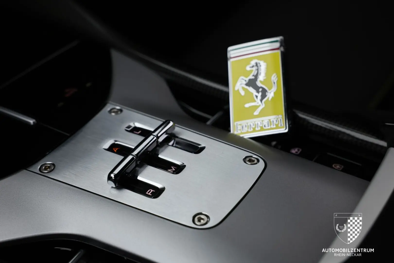 Purosangue FullCarbon Panorama Massage NOVITEC