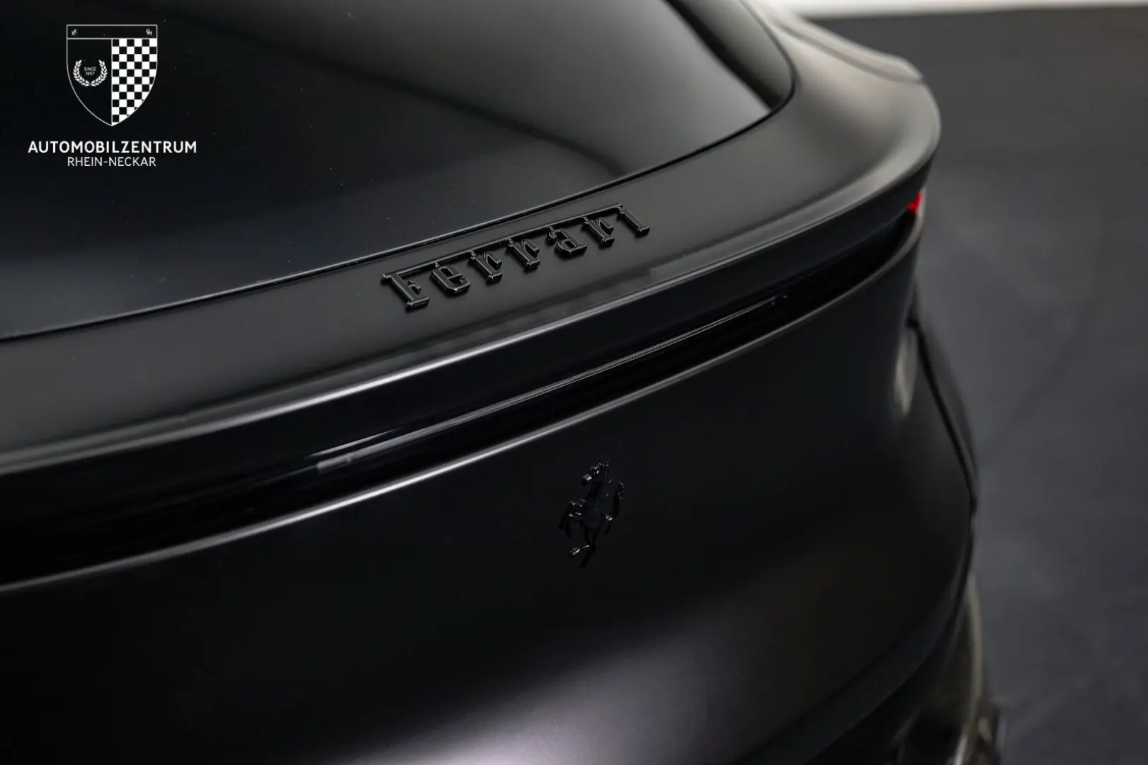 Purosangue FullCarbon Panorama Massage NOVITEC