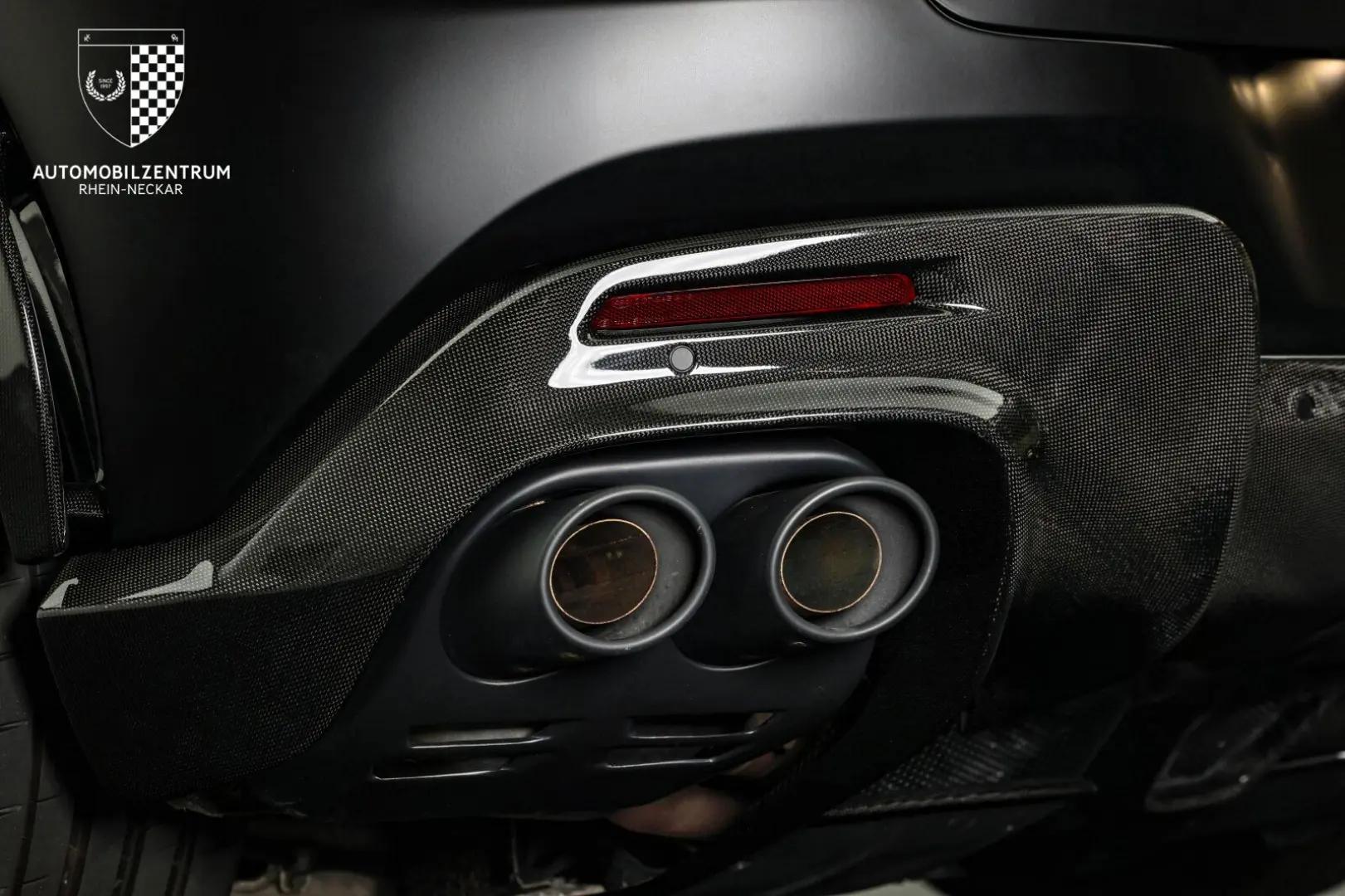 Purosangue FullCarbon Panorama Massage NOVITEC