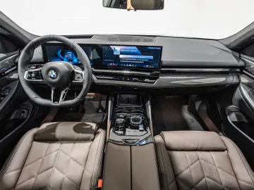 BMW 520 d xDrive M Pachet sport Pro B&W