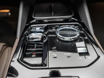 BMW 520 d xDrive M Pachet sport Pro B&W