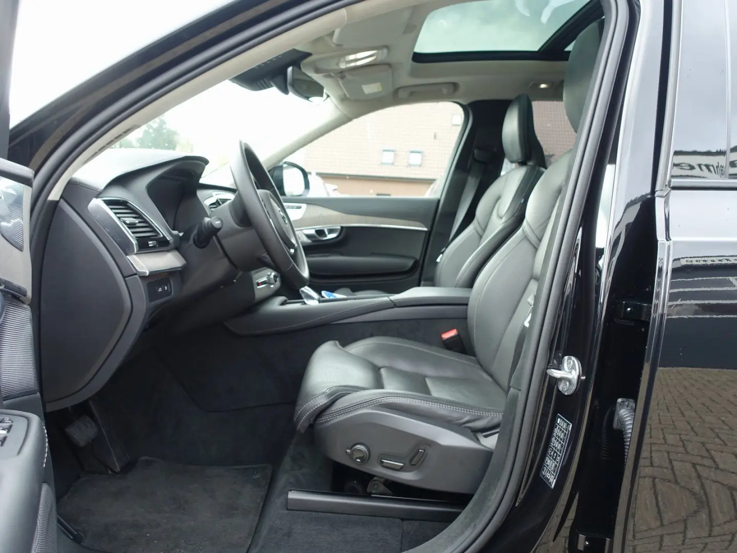 XC90 T8 AWD Ultimate Dark