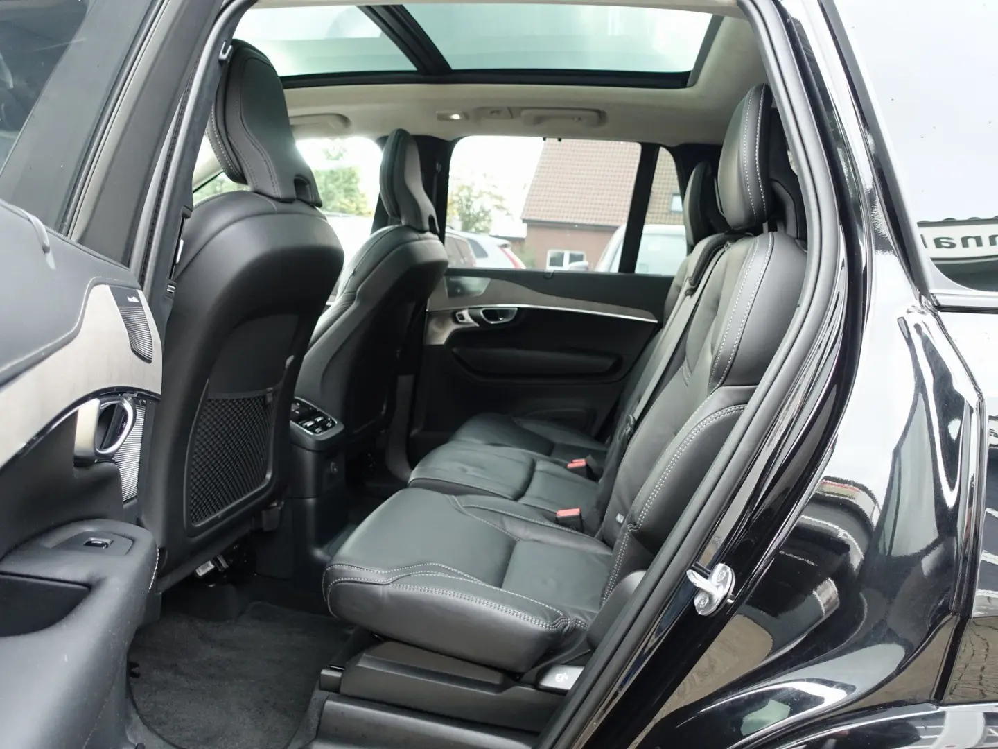 XC90 T8 AWD Ultimate Dark