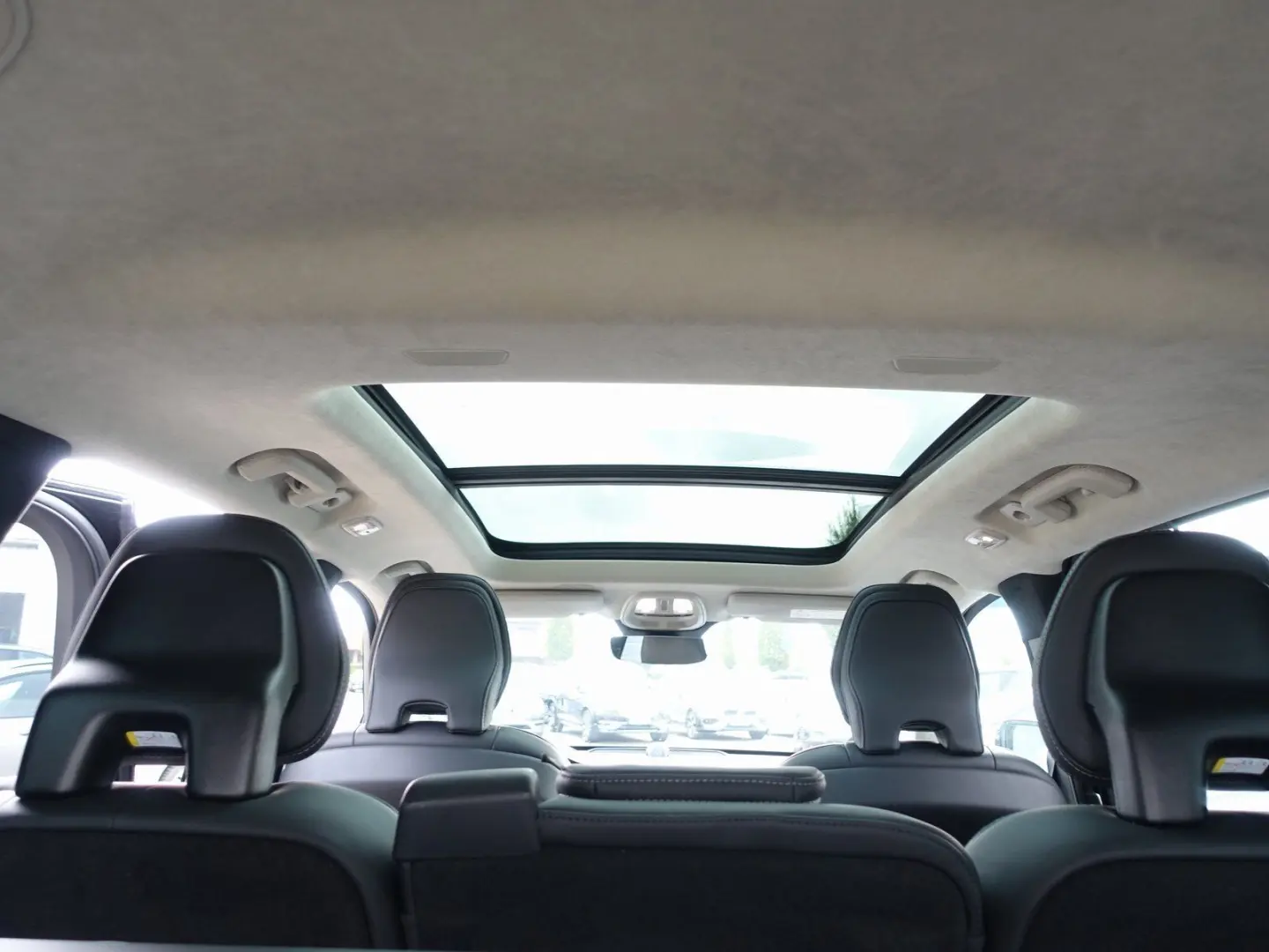 XC90 T8 AWD Ultimate Dark