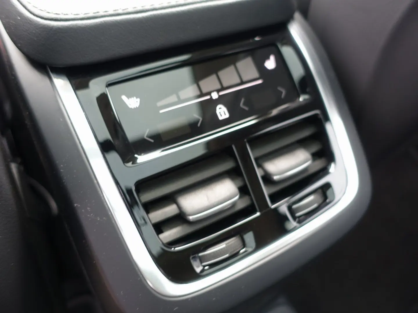 XC90 T8 AWD Ultimate Dark