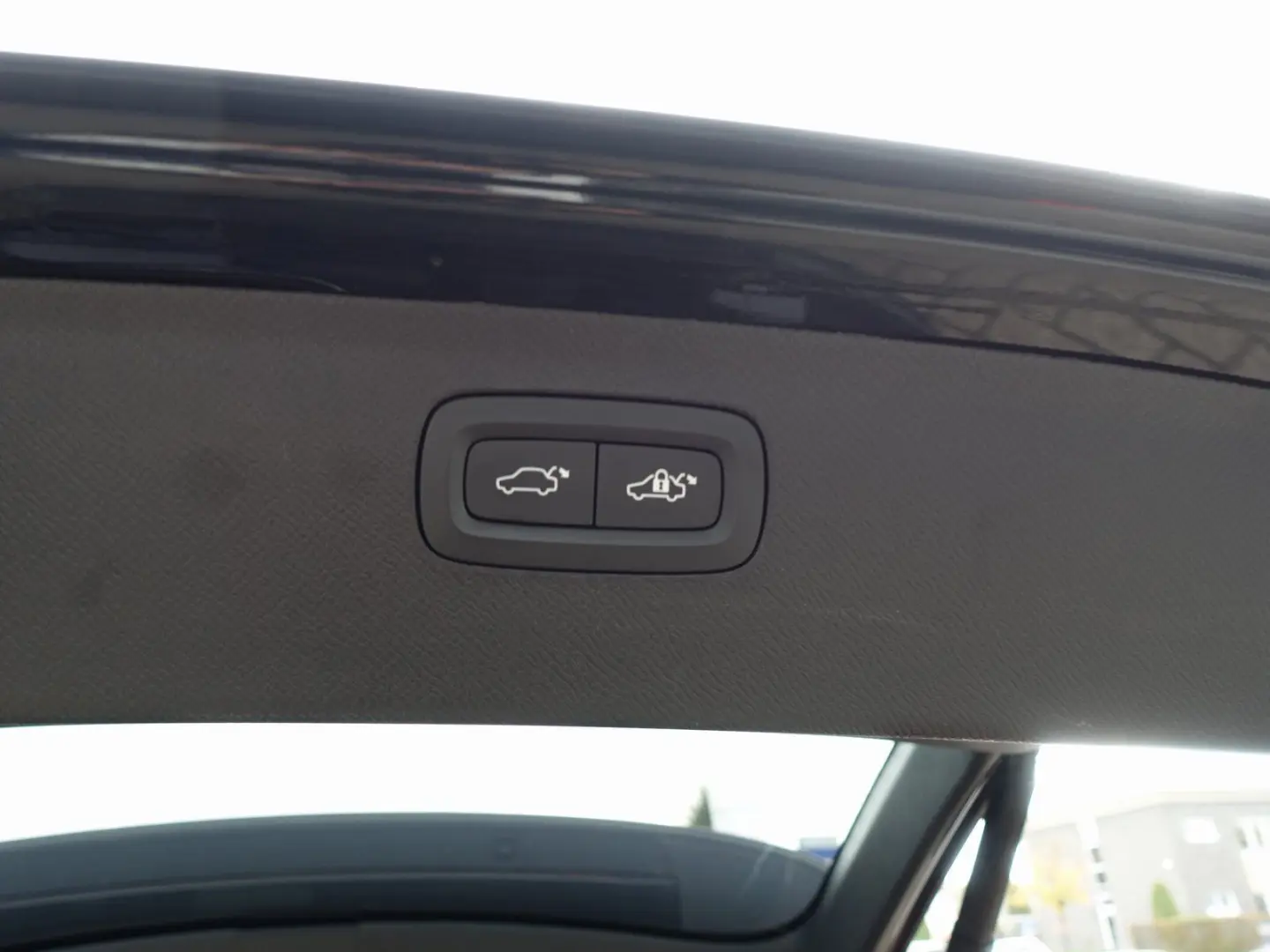 XC90 T8 AWD Ultimate Dark