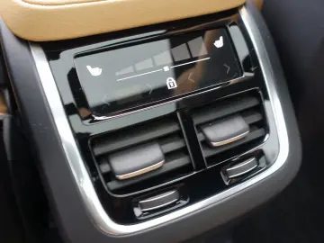 XC90 Plus Bright T8 AWD