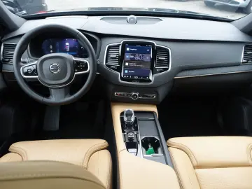 XC90 Plus Bright T8 AWD