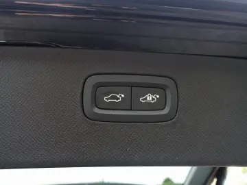 XC90 Plus Bright T8 AWD