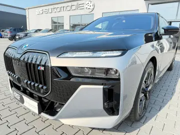 M760e xDrive Two Tone Individual 3xTV SkyLounge
