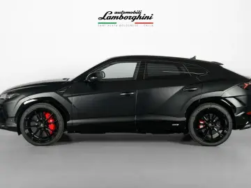 Urus S Nero Nemesis  Style Package  Dark Package