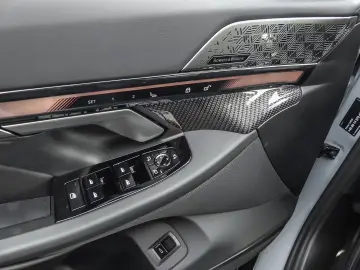 BMW 520 d xDrive M Sport HUD PANO ACC