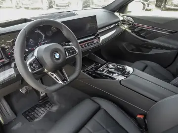 BMW 520 d xDrive M Sport HUD PANO ACC