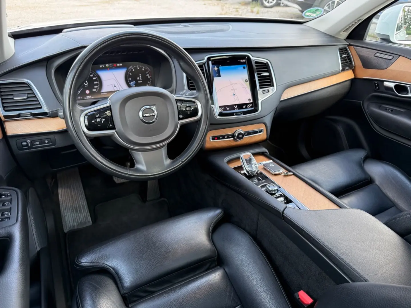 XC90 T8 Inscription 7 Sitze AWD PANO H&K HUD ACC