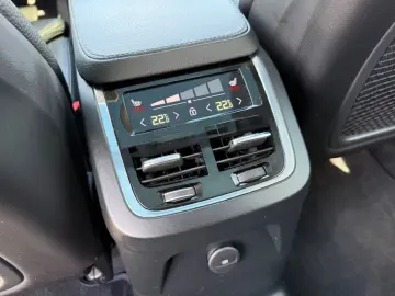 XC90 T8 Inscription 7 Sitze AWD PANO H&K HUD ACC