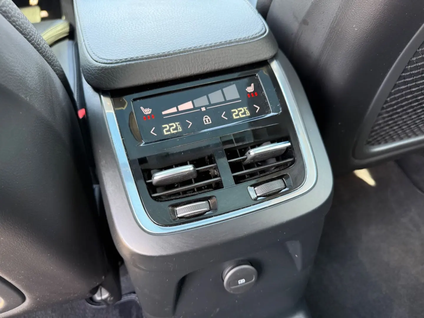 XC90 T8 Inscription 7 Sitze AWD PANO H&K HUD ACC