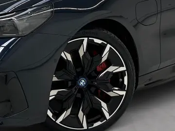 BMW 550 e xDrive M Sport Drive.Assist