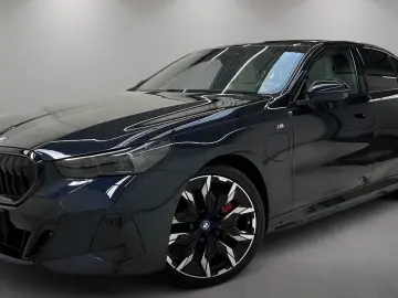 BMW 550 e xDrive M Sport Drive.Assist