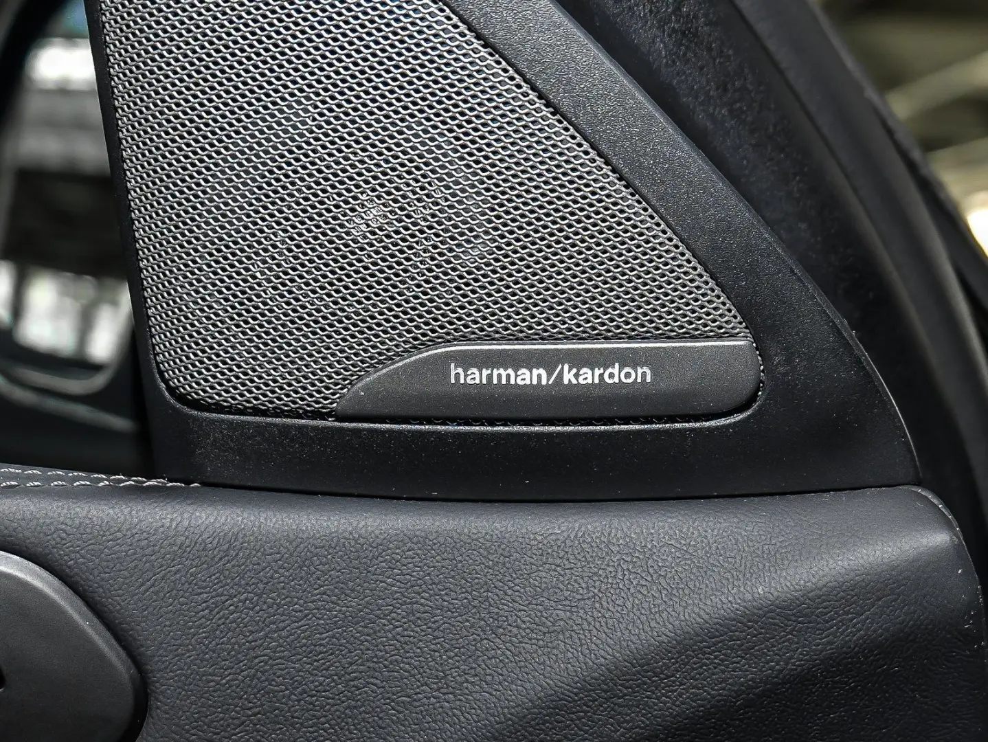 X6 xDr30d MSpPro Massage IconicGlow SkyLounge CraftedC