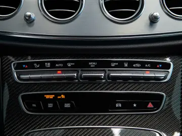 Mercedes-Benz Clasa E 450 4Matic