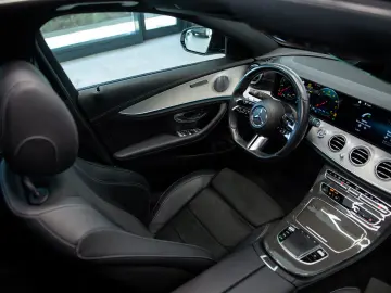 Mercedes-Benz Clasa E 450 4Matic