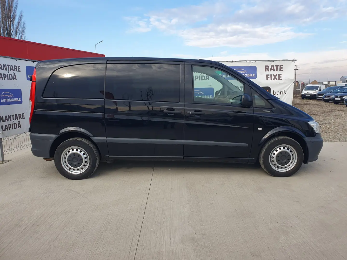 Mercedes-Benz Vito 8  1 LOCURI