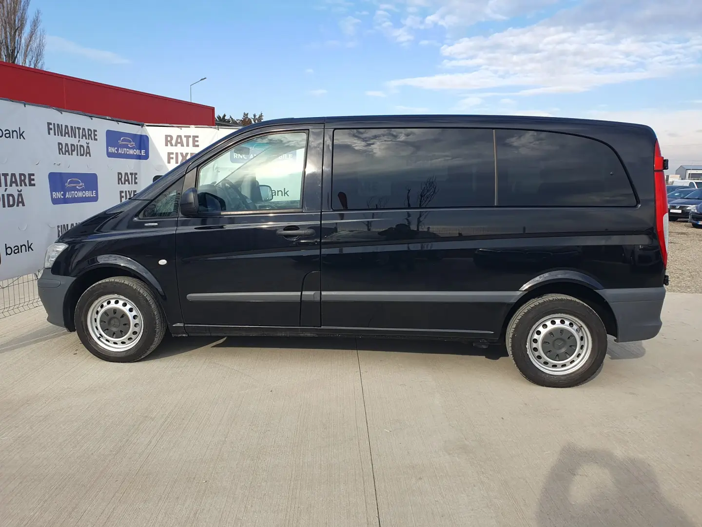 Mercedes-Benz Vito 8  1 LOCURI