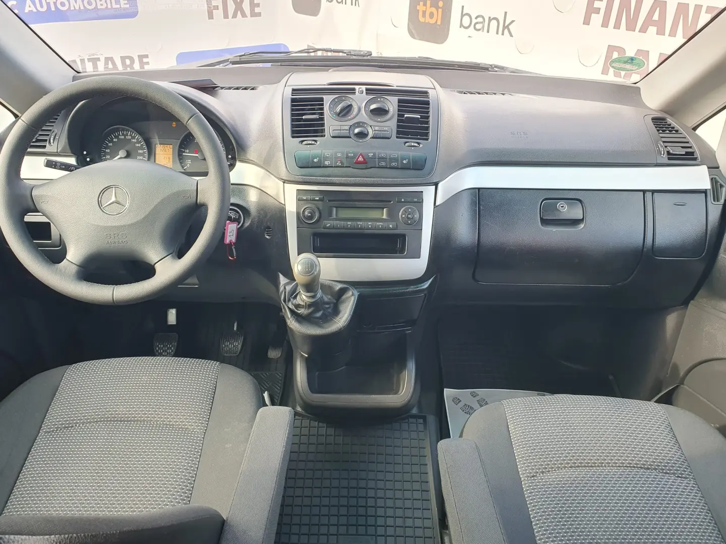 Mercedes-Benz Vito 8  1 LOCURI