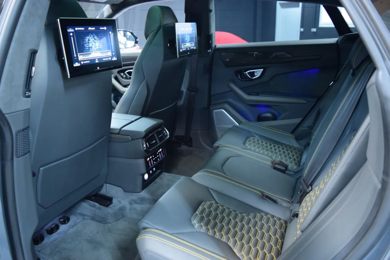 Lamborghini URUS S   FULL PPF   Carbon